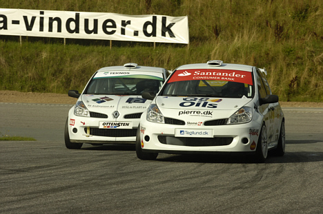 Tegllund Racing skal holde Poulsen Racing bag sig for at blive mestre.